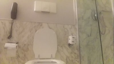 In der Badewanne mit einer Rothaarigen.