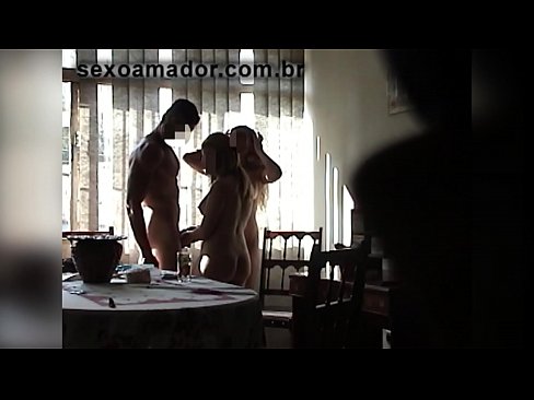 ❤️ Sex-Freunde laden einen riesigen Mann und einen Dreier mit ihm ein ❤️❌ Anal video bei uns de.special-grasser.ru ❤