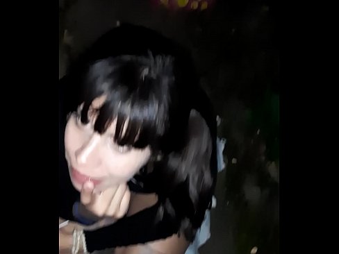❤️ Auf der Straße geschwollenen Penis im Austausch für Süßigkeiten ❤️❌ Anal video bei uns de.special-grasser.ru ❤