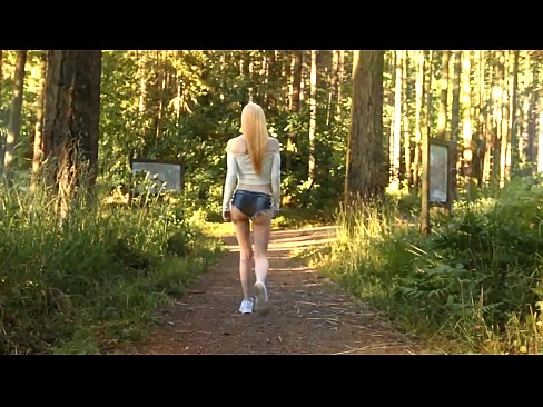 ❤️ Schöne Frau bewegt sich langsam, nicht nackt Video ❤️❌ Anal video bei uns de.special-grasser.ru ❤